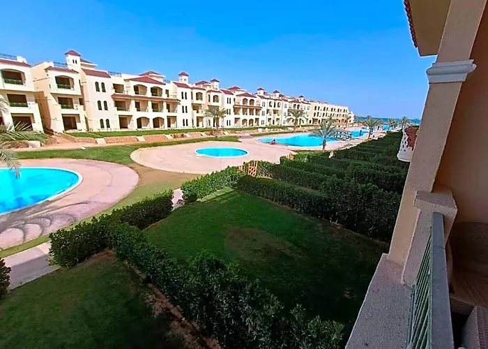 Szálloda Laserina Palm For Families Only Ground Floor With Big Garden (adults Only) El-Hafayir